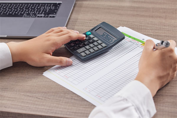 加班成風(fēng)留不住人，企業(yè)關(guān)懷和工時(shí)安排是否合理？