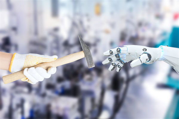 員工對(duì)數(shù)字化管理抵觸，推進(jìn)遇阻，怎樣化解難題？