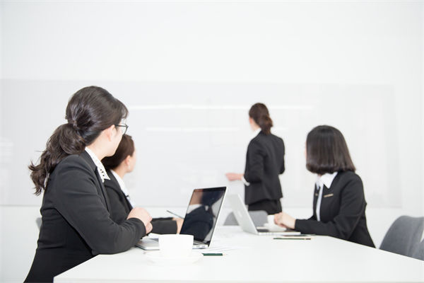 人力資源該管控還是賦能？多數(shù)企業(yè)都踩錯了管理節(jié)奏！