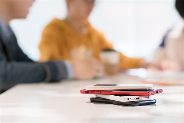 人力資源該管控還是賦能？多數(shù)企業(yè)都踩錯(cuò)了管理節(jié)奏！