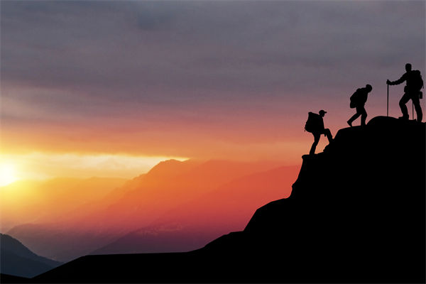 高層標(biāo)榜的文化理念，為何與基層執(zhí)行完全兩張皮？