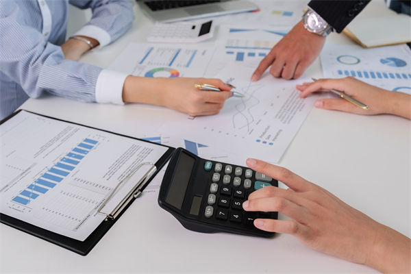 文化口號貼滿墻，企業(yè)文化如何真正走進員工心里？