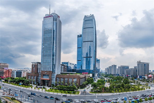 企業(yè)卡在增長瓶頸管理老套，東莞管理咨詢能劈開新路嗎？