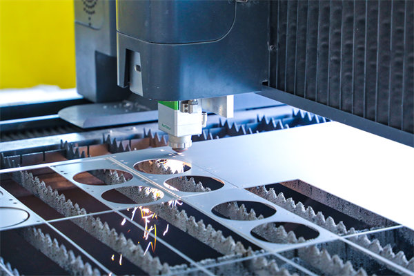 制造業(yè)管理咨詢公司，如何幫助企業(yè)應(yīng)對市場波動？